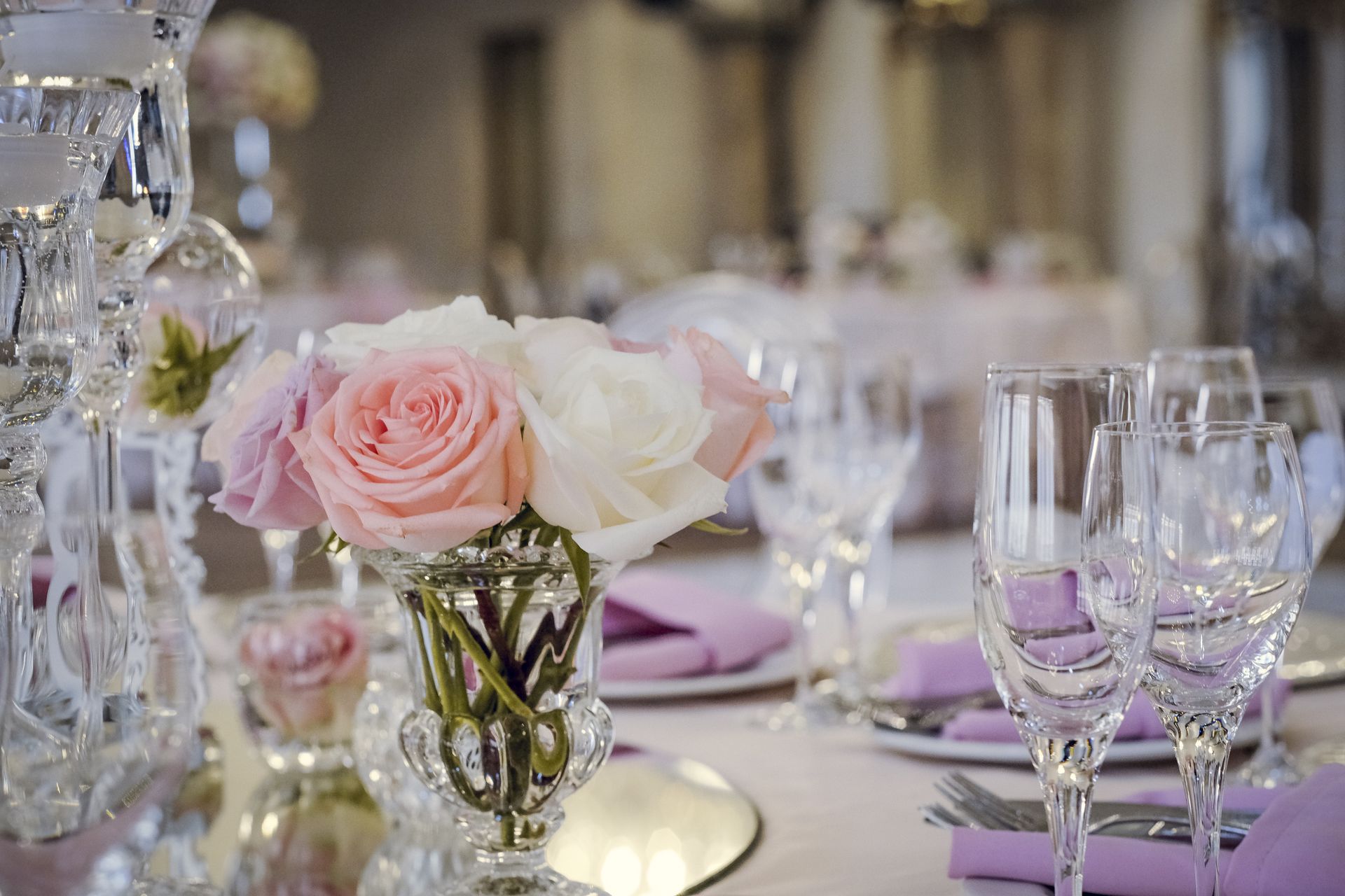 Roses and crystal table detail